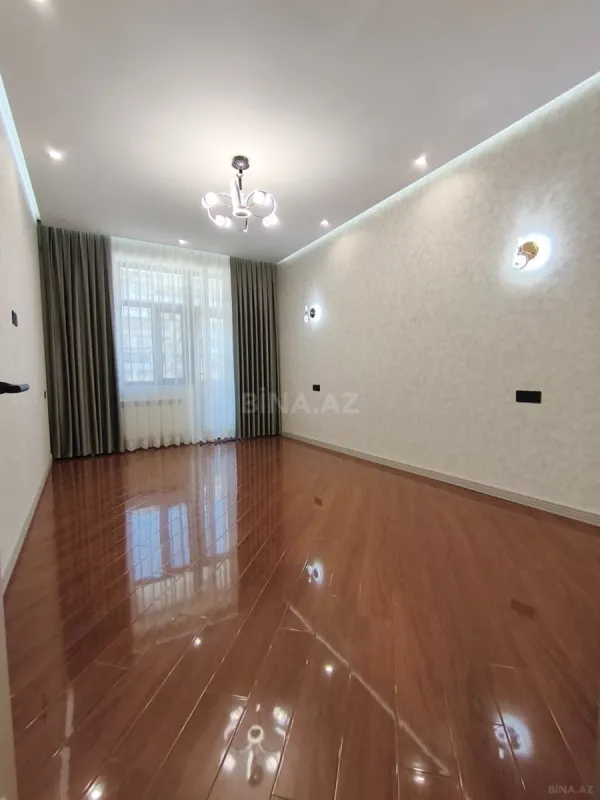 Satılır 3 otaqlı mənzil 148 m²