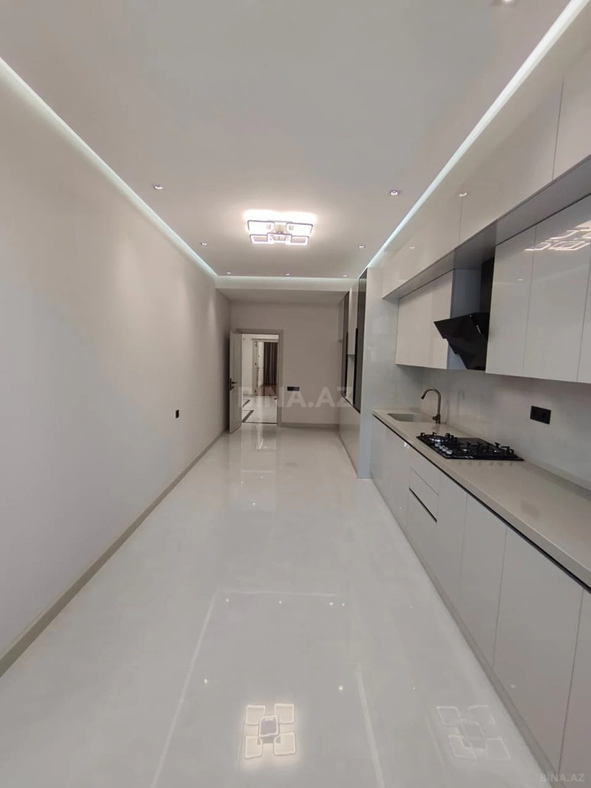 Satılır 3 otaqlı mənzil 148 m²