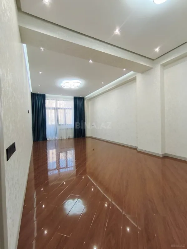 Satılır 3 otaqlı mənzil 148 m²