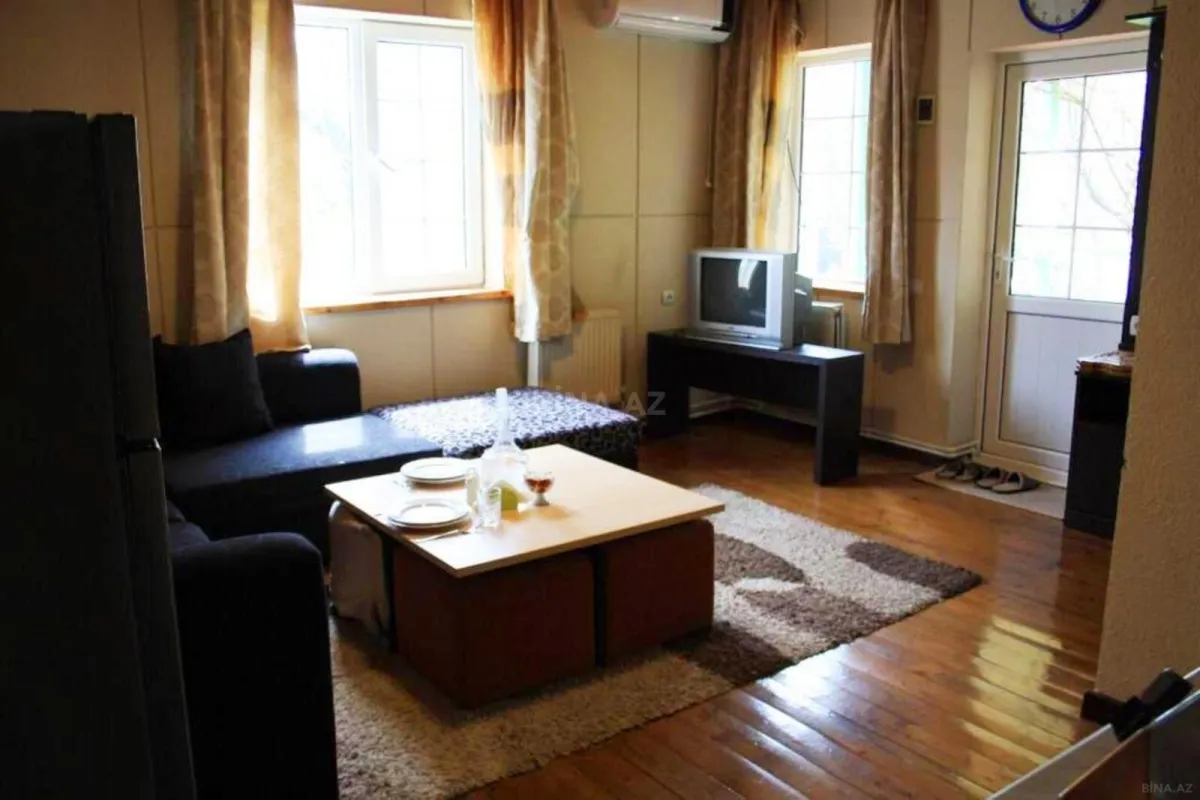 Kirayə verilir 2 otaqlı həyət evi 60 m²