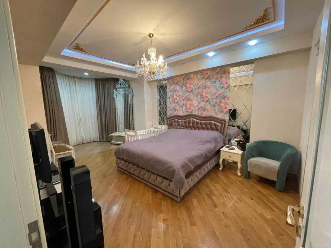 Satılır 3 otaqlı mənzil 105 m²