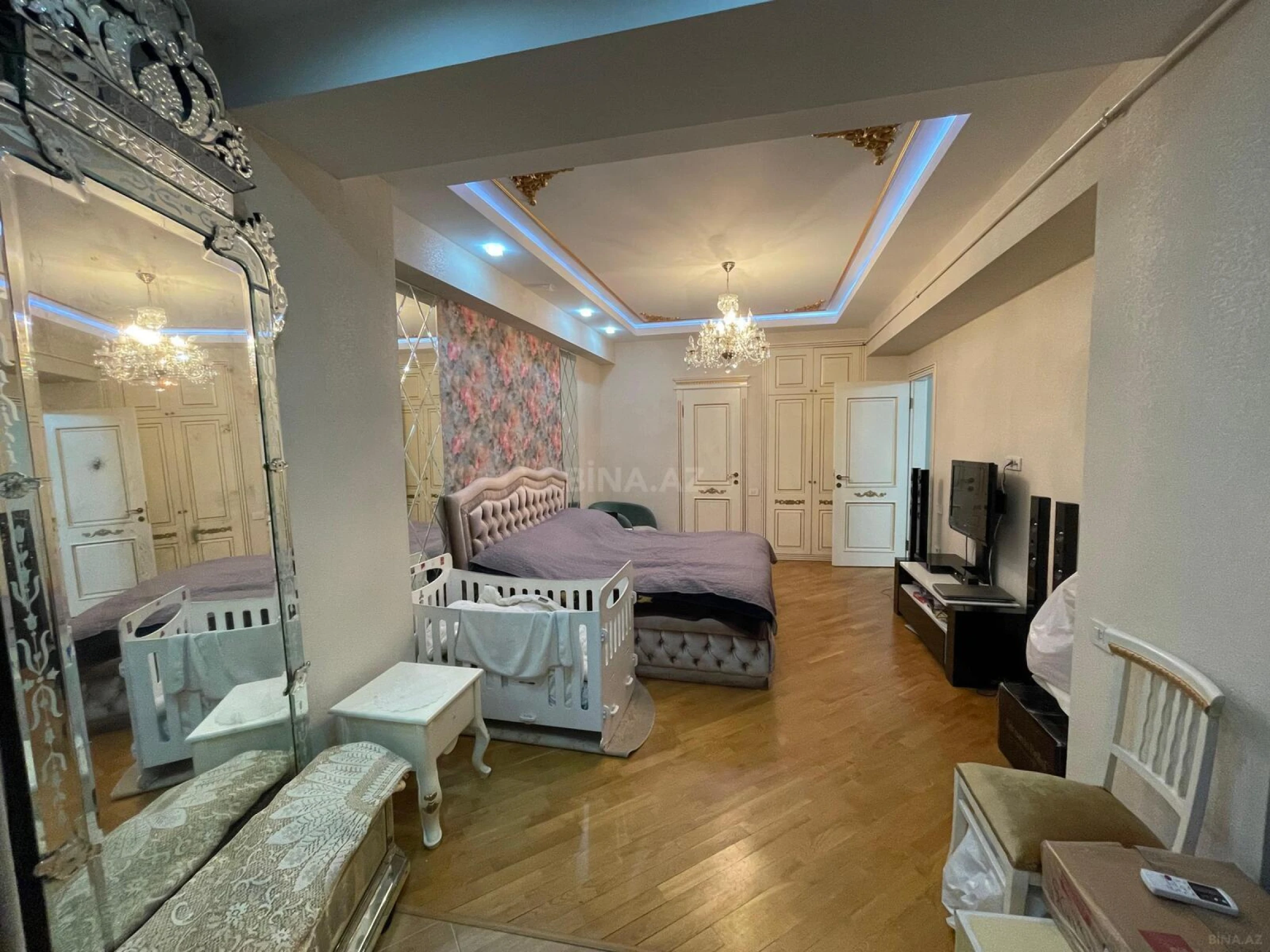 Satılır 3 otaqlı mənzil 105 m²