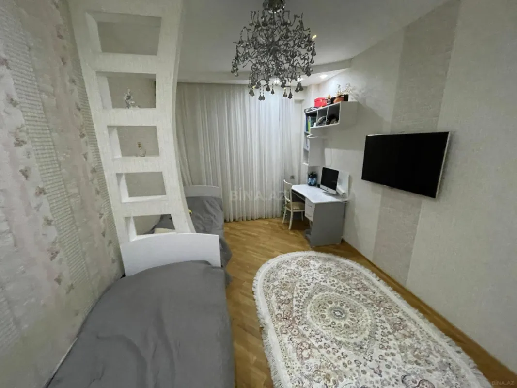 Satılır 3 otaqlı mənzil 105 m²