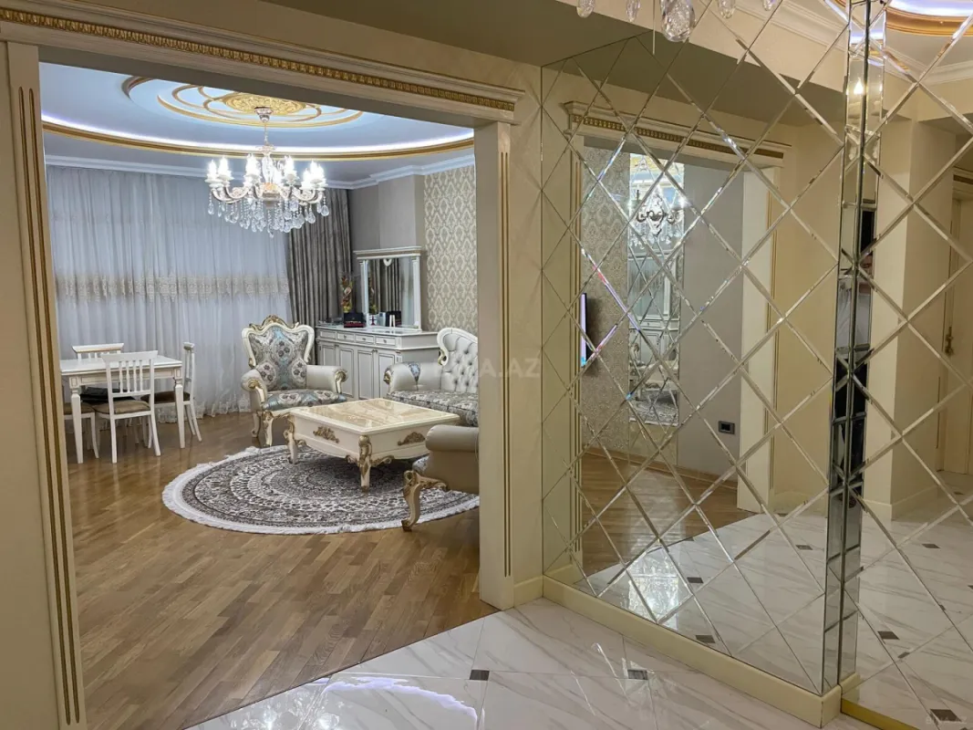 Satılır 3 otaqlı mənzil 105 m²