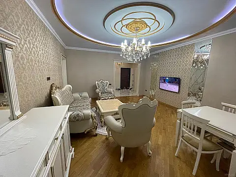 Satılır 3 otaqlı mənzil 105 m²