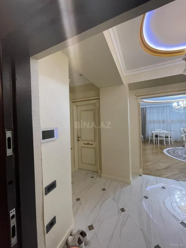 Satılır 3 otaqlı mənzil 105 m²