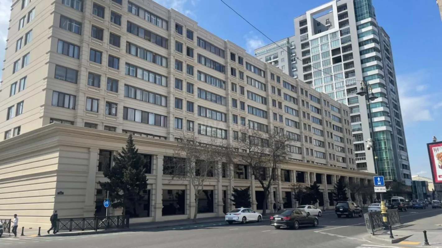 Satılır 3 otaqlı mənzil 98 m²