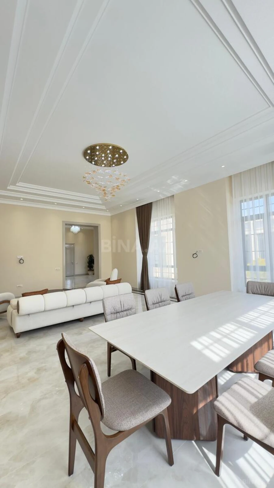 Satılır 7 otaqlı həyət evi 600 m²