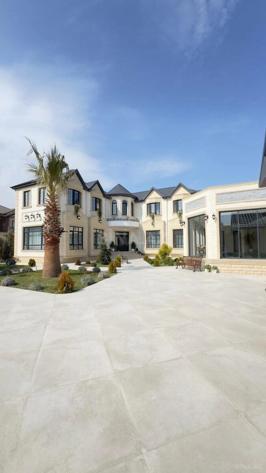 Satılır 7 otaqlı həyət evi 600 m²