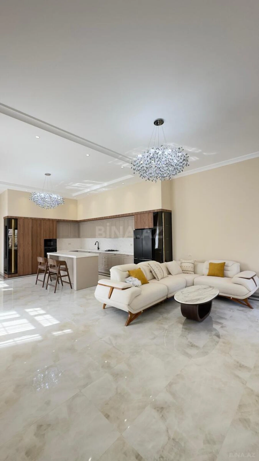 Satılır 7 otaqlı həyət evi 600 m²