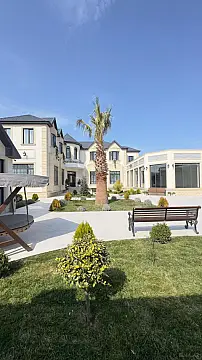 Satılır 7 otaqlı həyət evi 600 m²