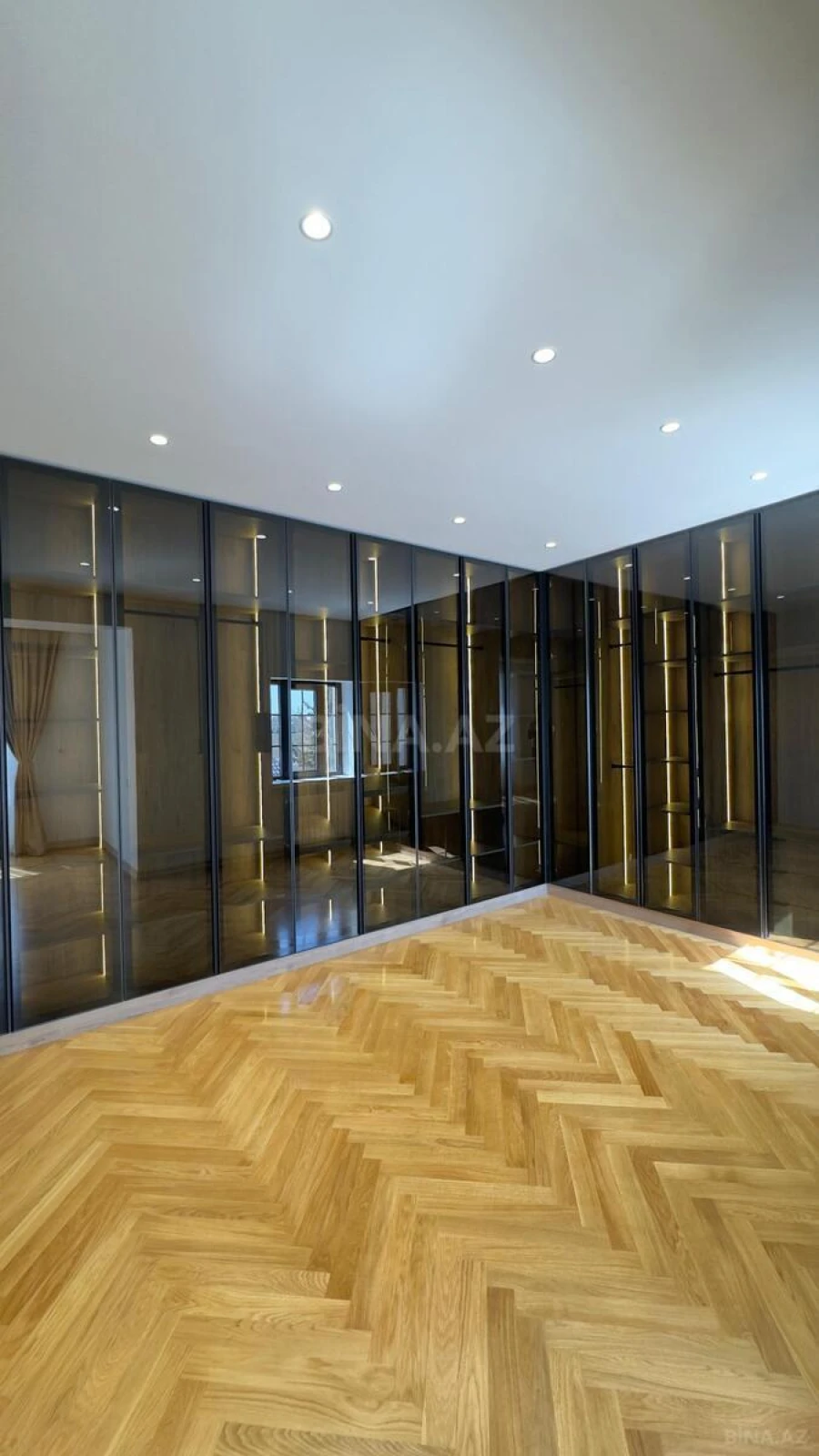 Satılır 7 otaqlı həyət evi 600 m²