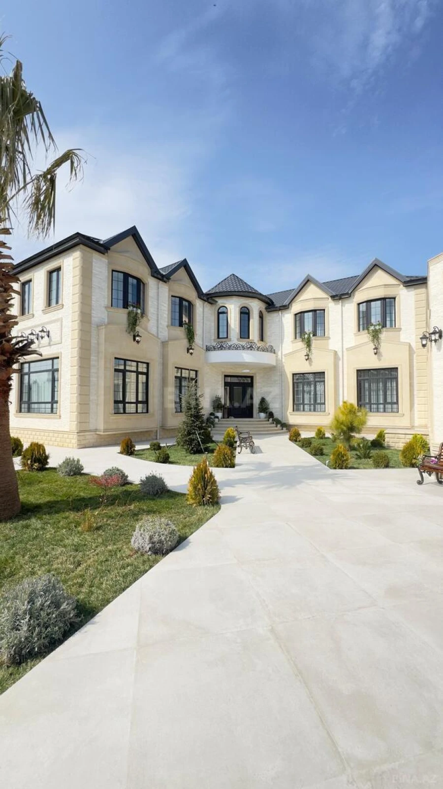 Satılır 7 otaqlı həyət evi 600 m²