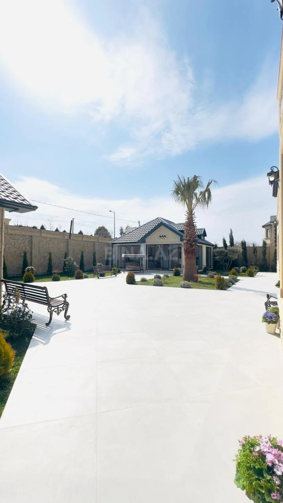 Satılır 7 otaqlı həyət evi 600 m²