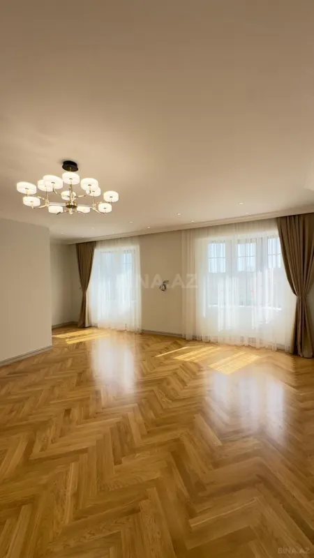 Satılır 7 otaqlı həyət evi 600 m²