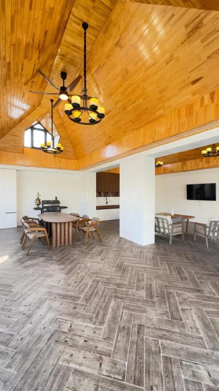 Satılır 7 otaqlı həyət evi 600 m²