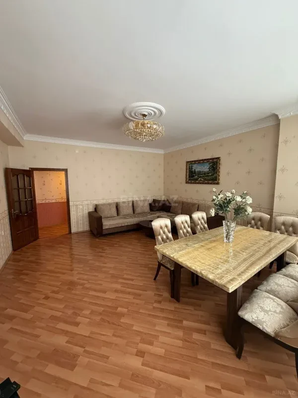 Satılır 3 otaqlı mənzil 120 m²