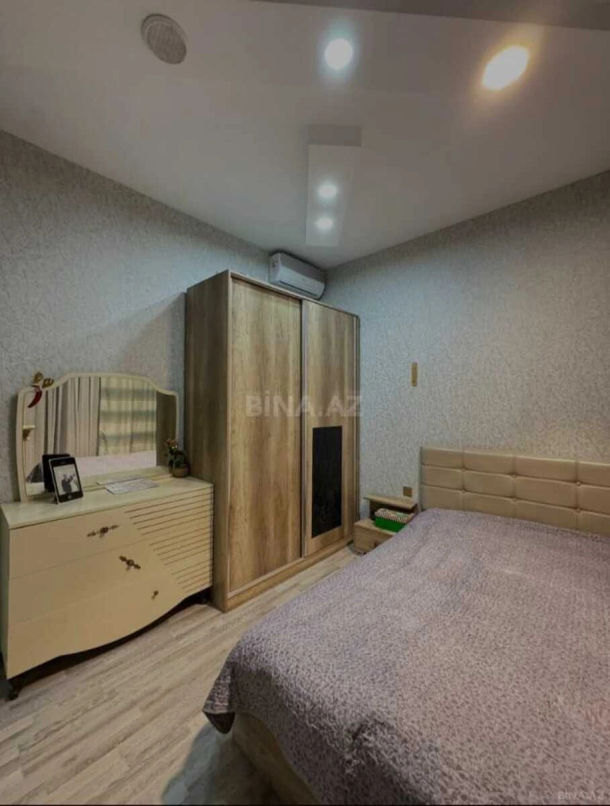 Satılır 4 otaqlı həyət evi 160 m²