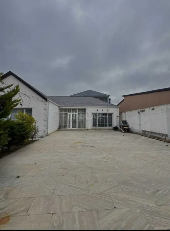 Satılır 4 otaqlı həyət evi 160 m²