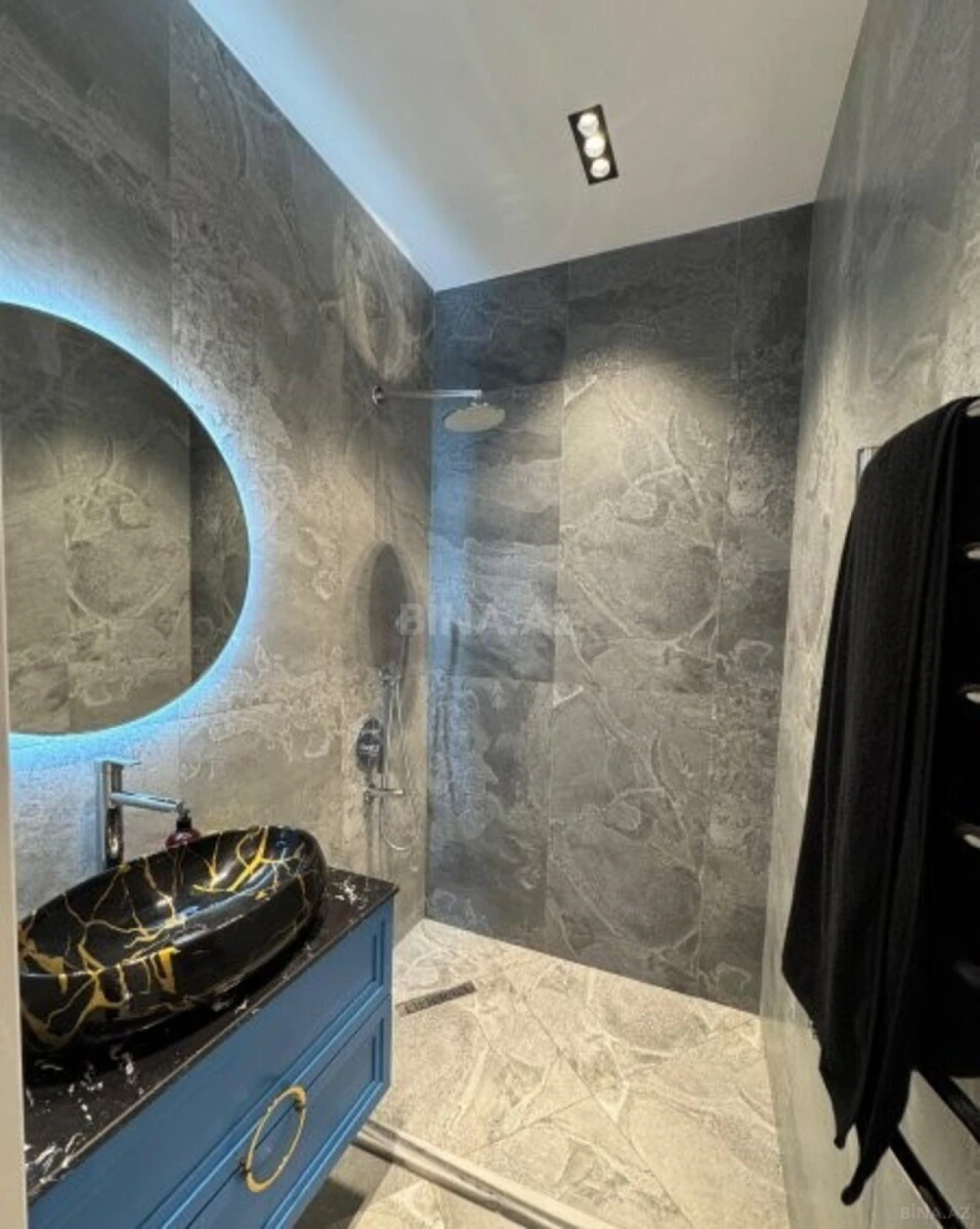 Satılır 7 otaqlı həyət evi 380 m²