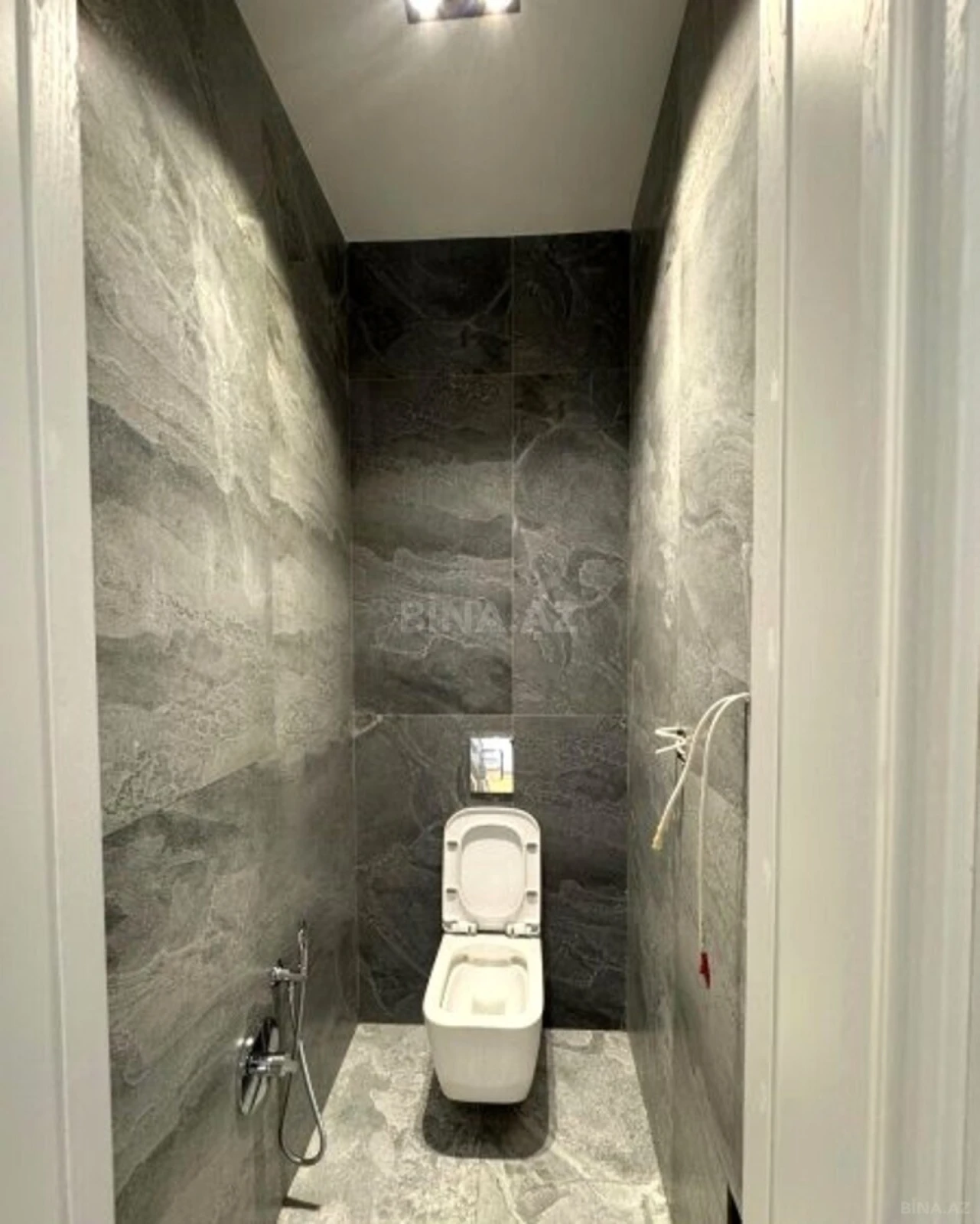 Satılır 7 otaqlı həyət evi 380 m²