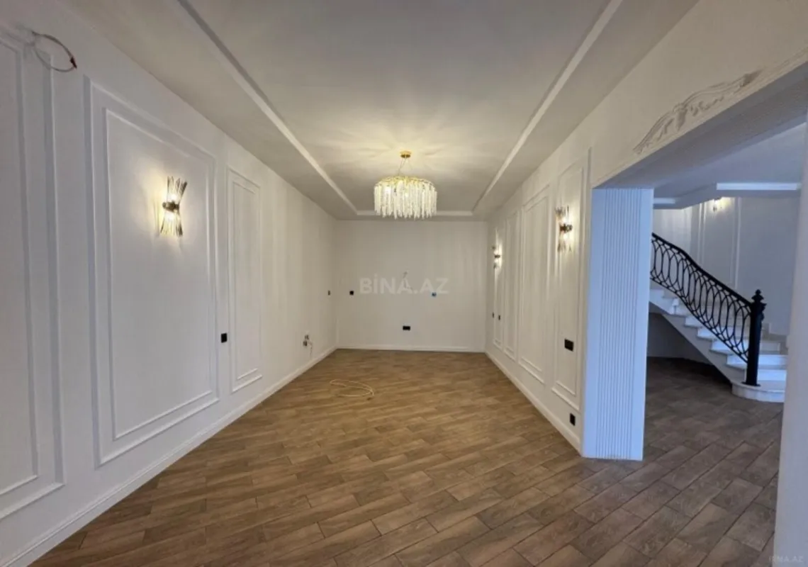 Satılır 7 otaqlı həyət evi 380 m²
