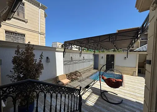 Satılır 7 otaqlı həyət evi 380 m²