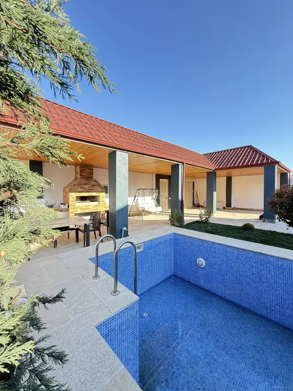 Satılır 4 otaqlı həyət evi 150 m²