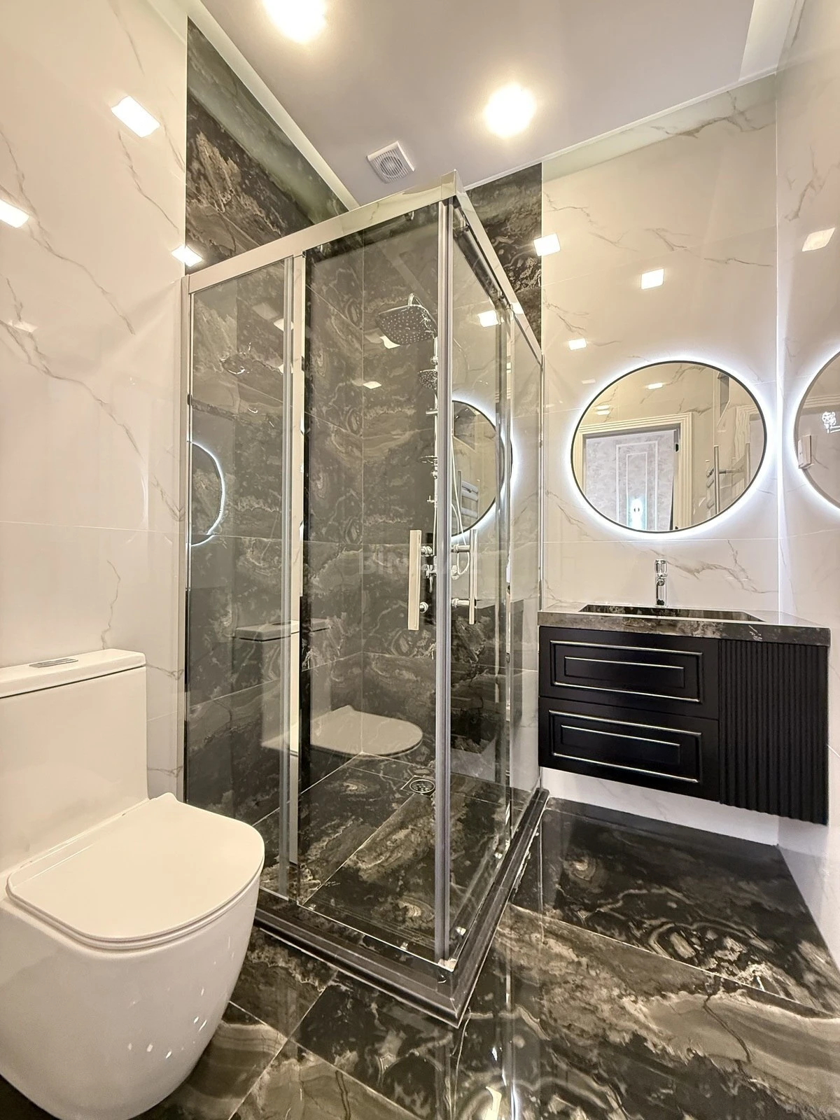 Satılır 5 otaqlı həyət evi 230 m²