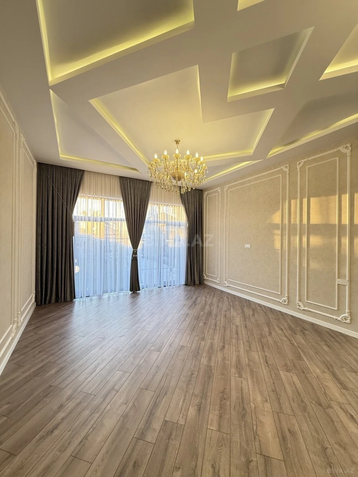 Satılır 5 otaqlı həyət evi 230 m²