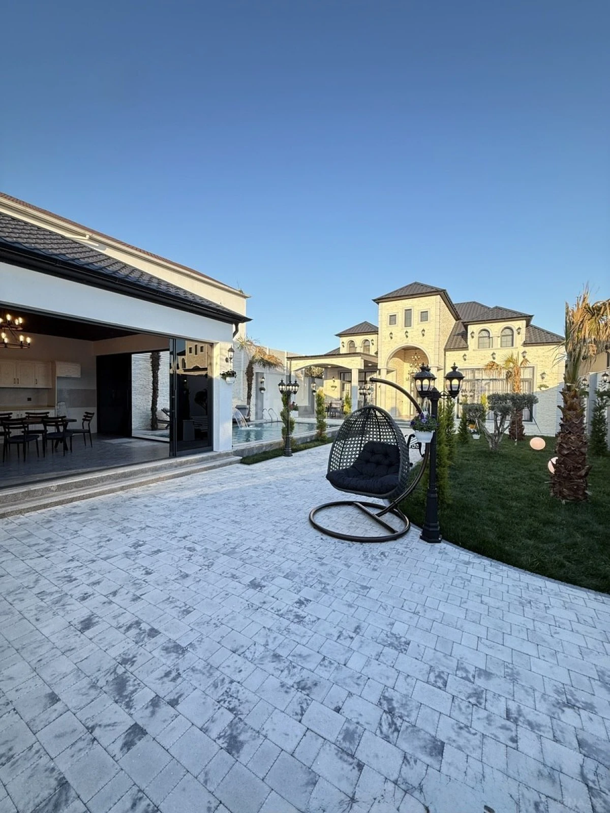 Satılır 5 otaqlı həyət evi 230 m²