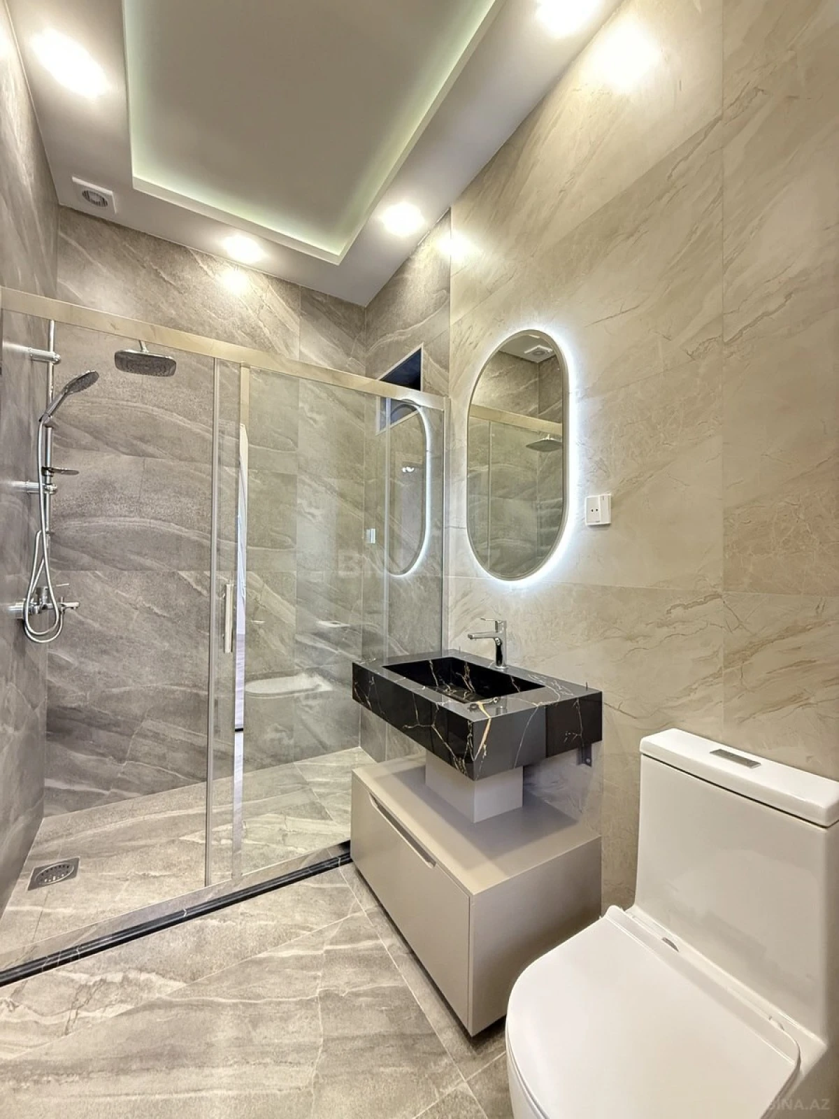 Satılır 5 otaqlı həyət evi 230 m²