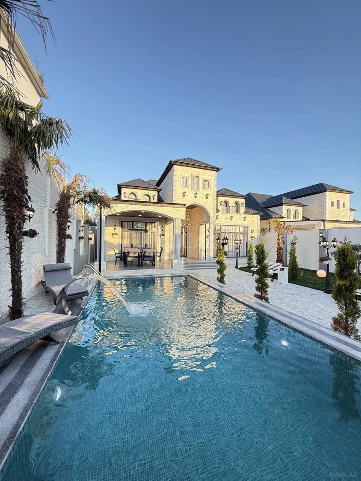 Satılır 5 otaqlı həyət evi 230 m²