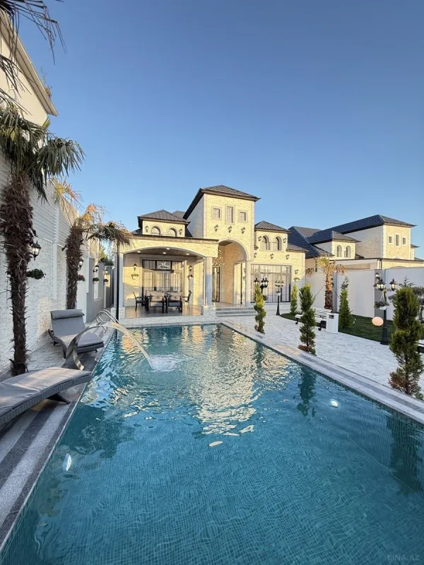 Satılır 5 otaqlı həyət evi 230 m²