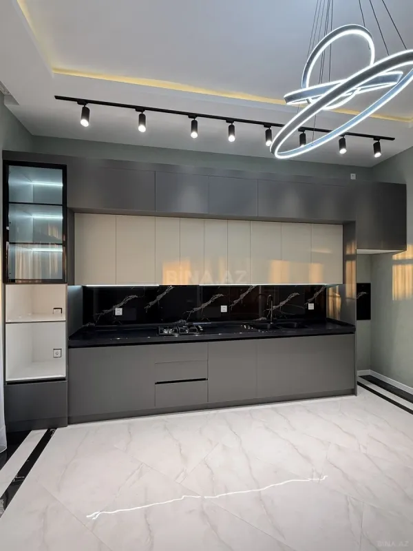 Satılır 5 otaqlı həyət evi 230 m²