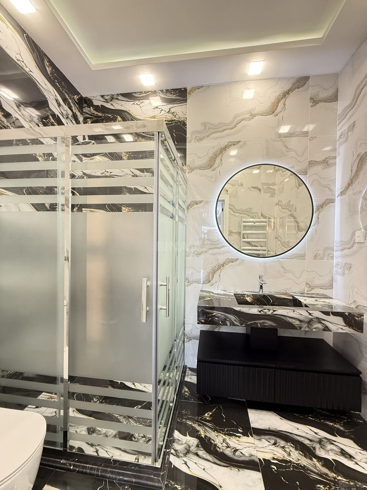 Satılır 5 otaqlı həyət evi 230 m²