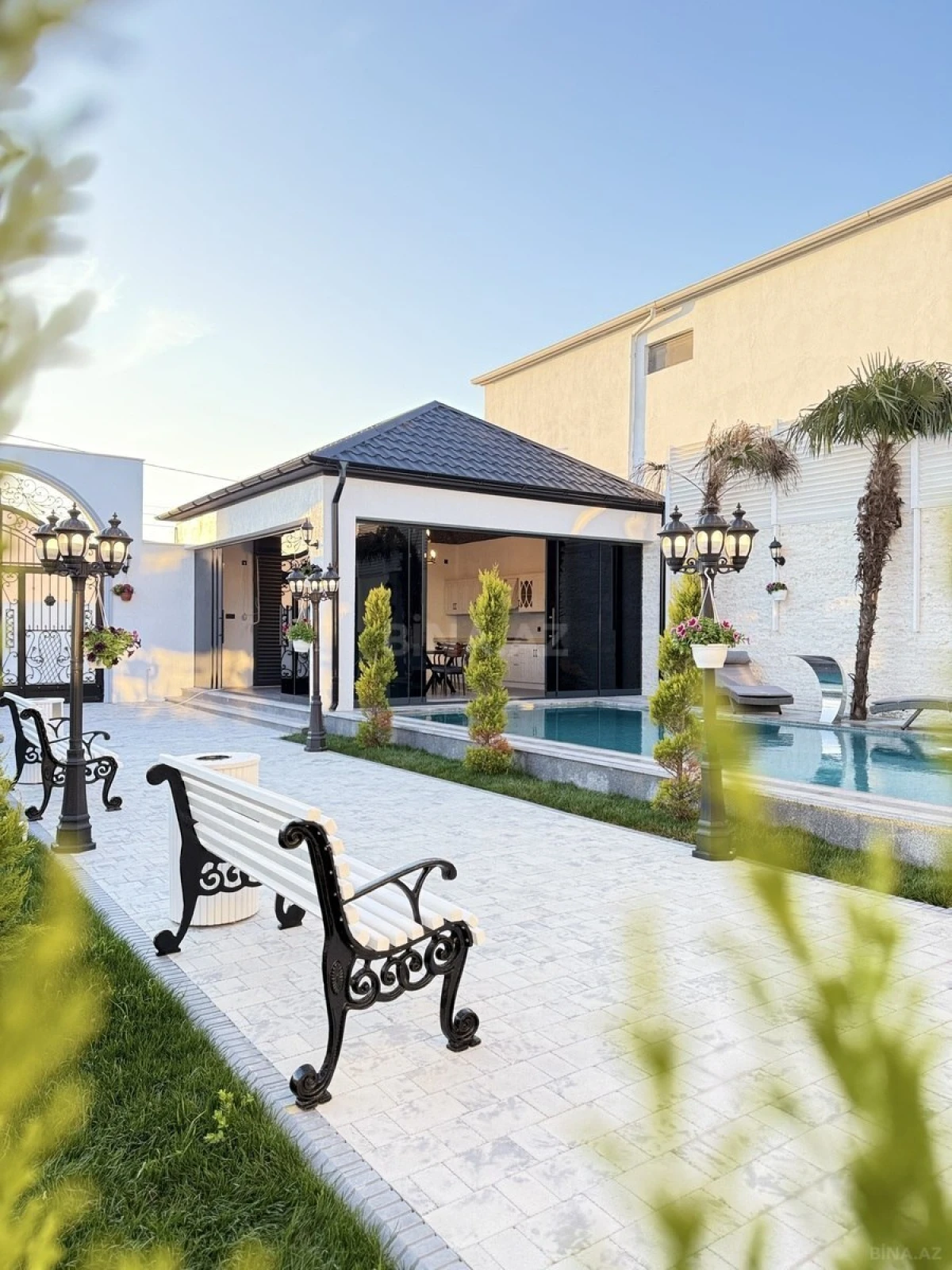 Satılır 5 otaqlı həyət evi 230 m²