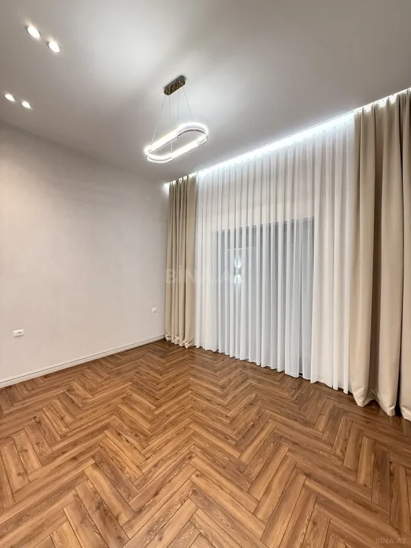 Satılır 5 otaqlı həyət evi 220 m²