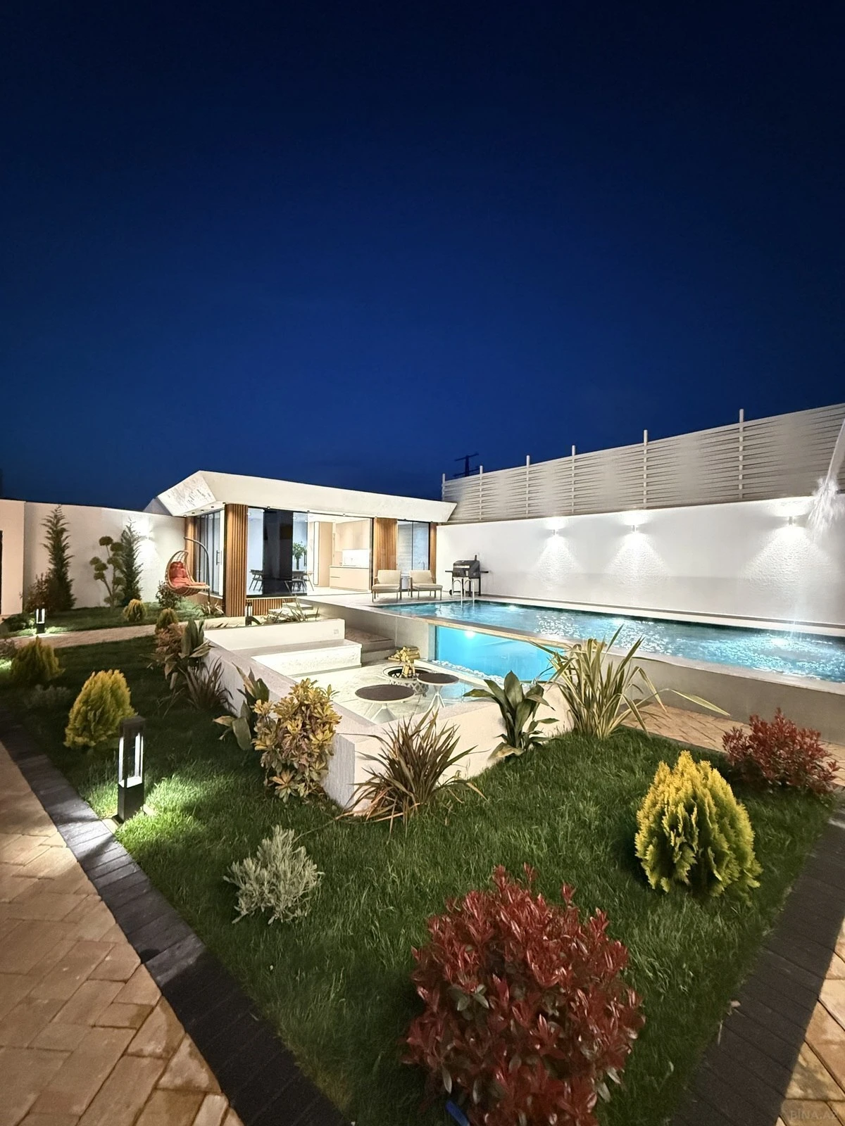 Satılır 5 otaqlı həyət evi 220 m²