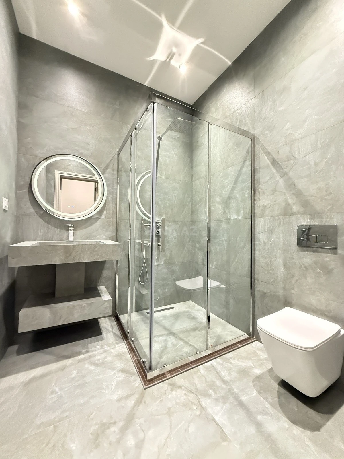 Satılır 5 otaqlı həyət evi 220 m²