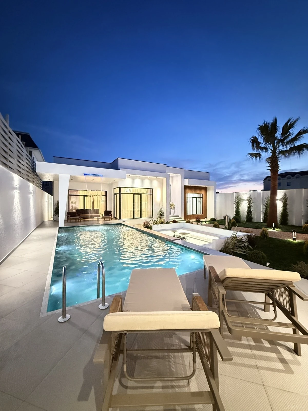 Satılır 5 otaqlı həyət evi 220 m²