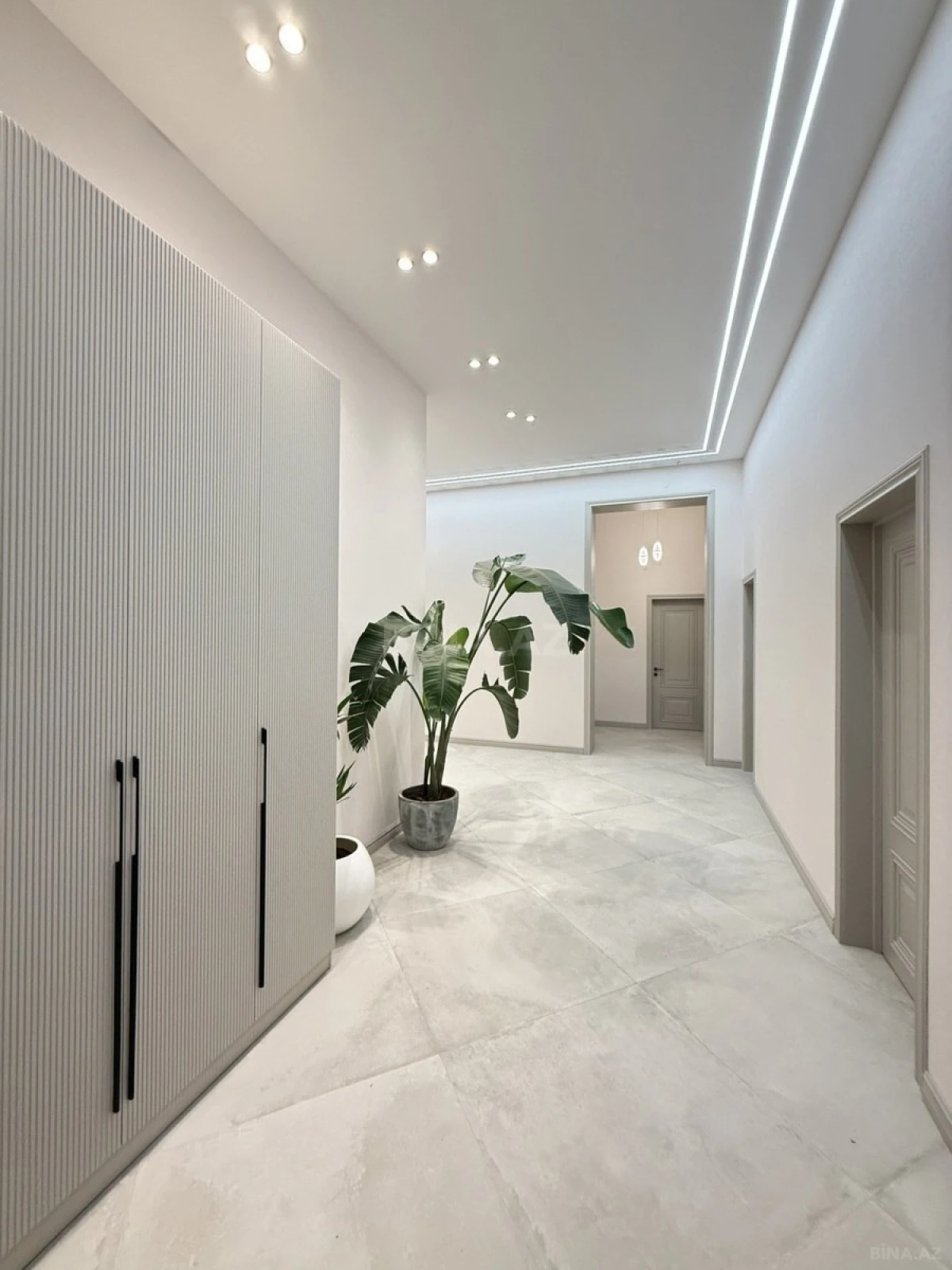 Satılır 5 otaqlı həyət evi 220 m²