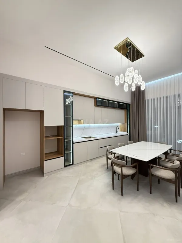 Satılır 5 otaqlı həyət evi 220 m²