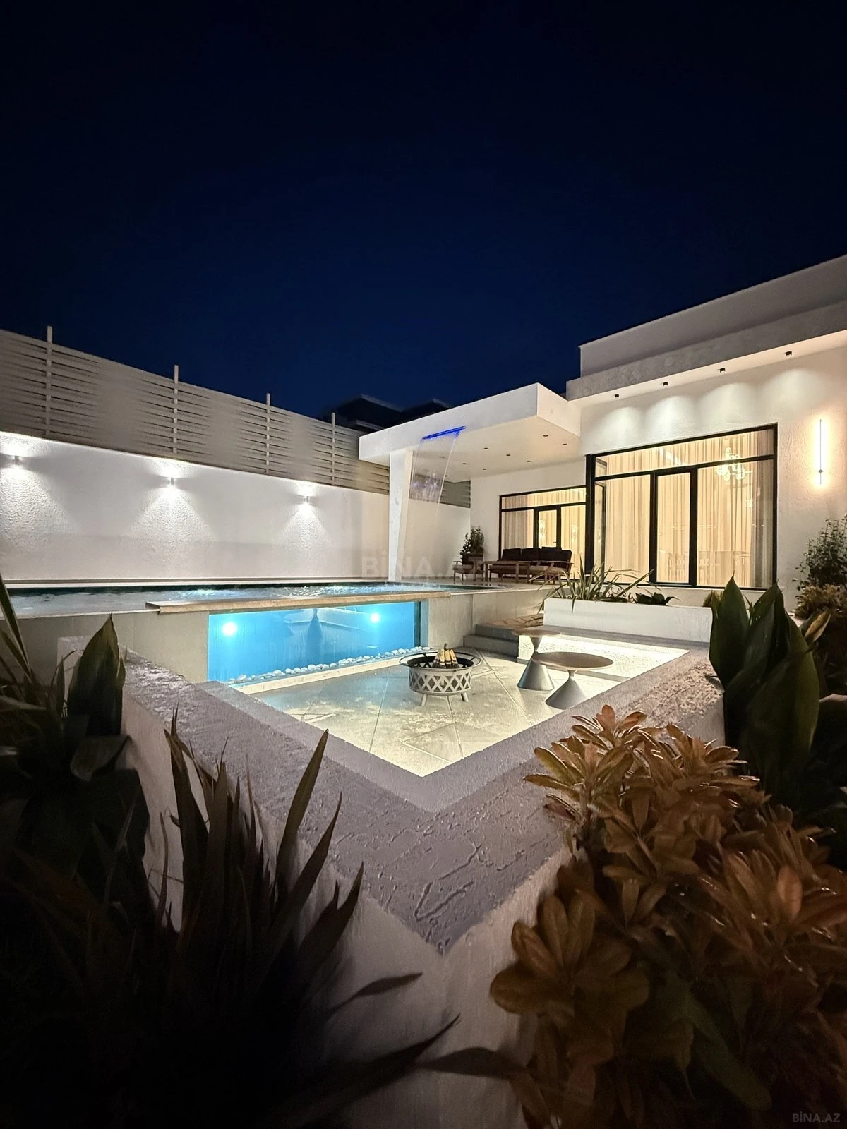 Satılır 5 otaqlı həyət evi 220 m²