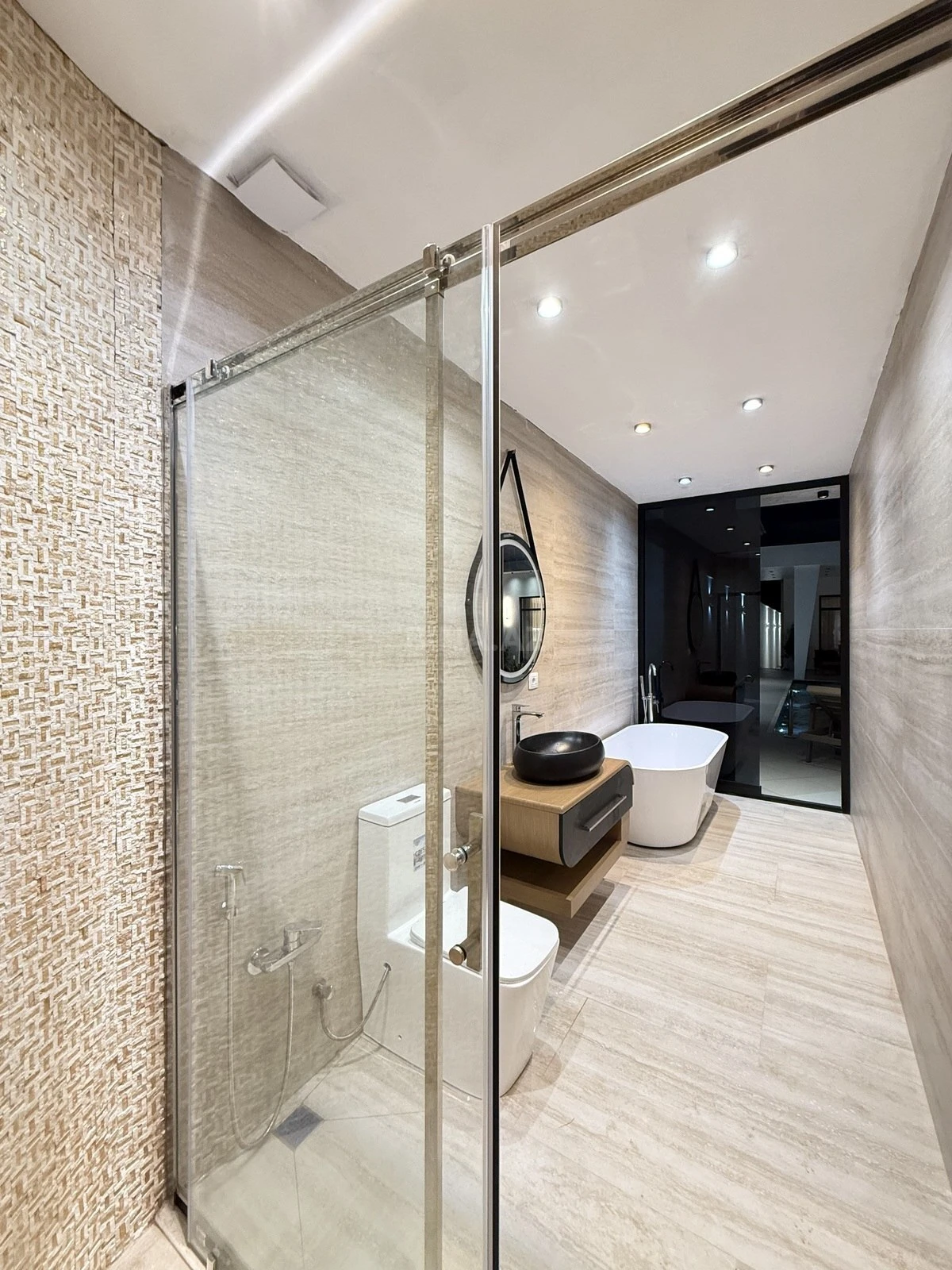 Satılır 5 otaqlı həyət evi 220 m²