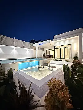 Satılır 5 otaqlı həyət evi 220 m²