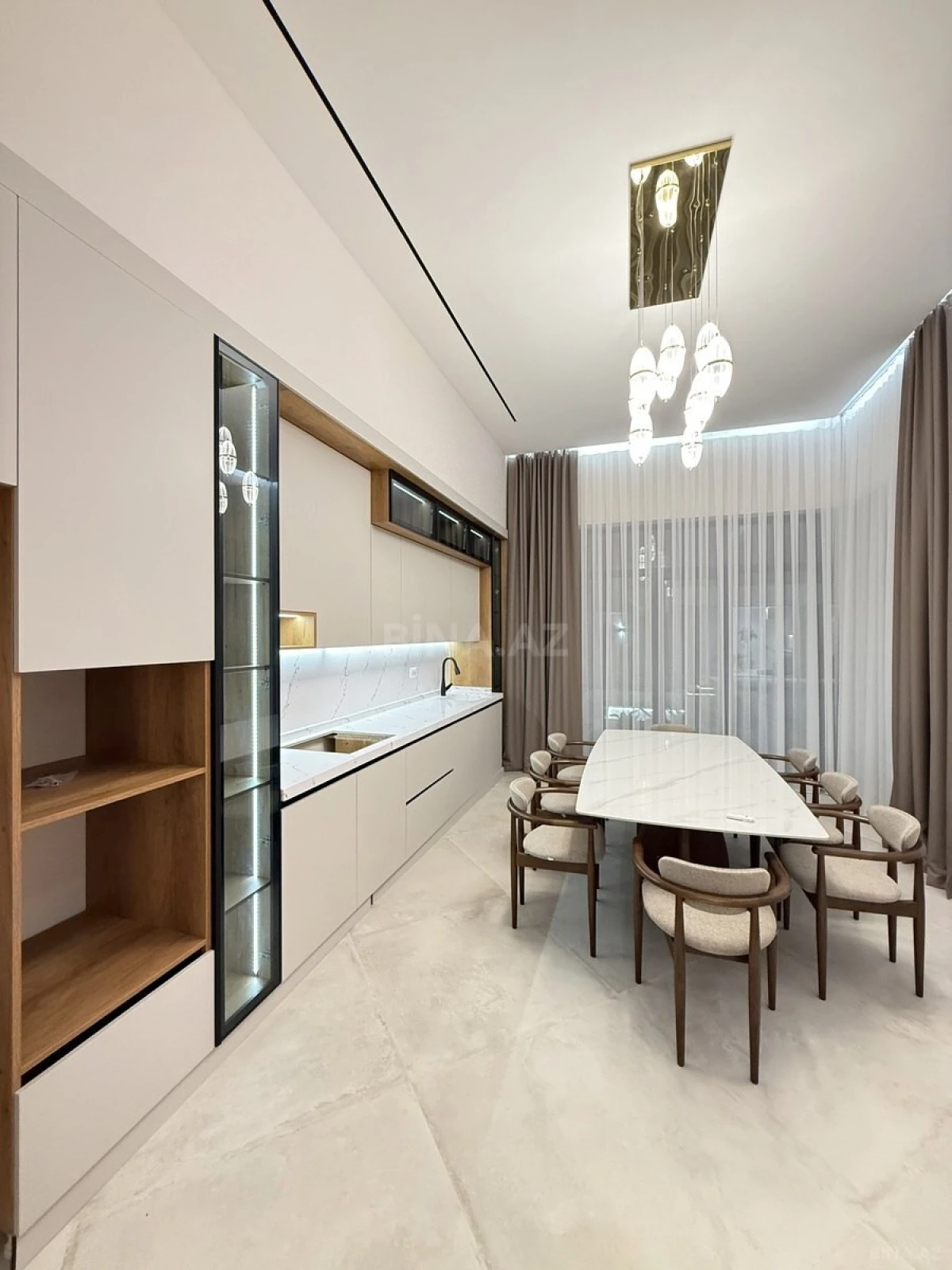 Satılır 5 otaqlı həyət evi 220 m²