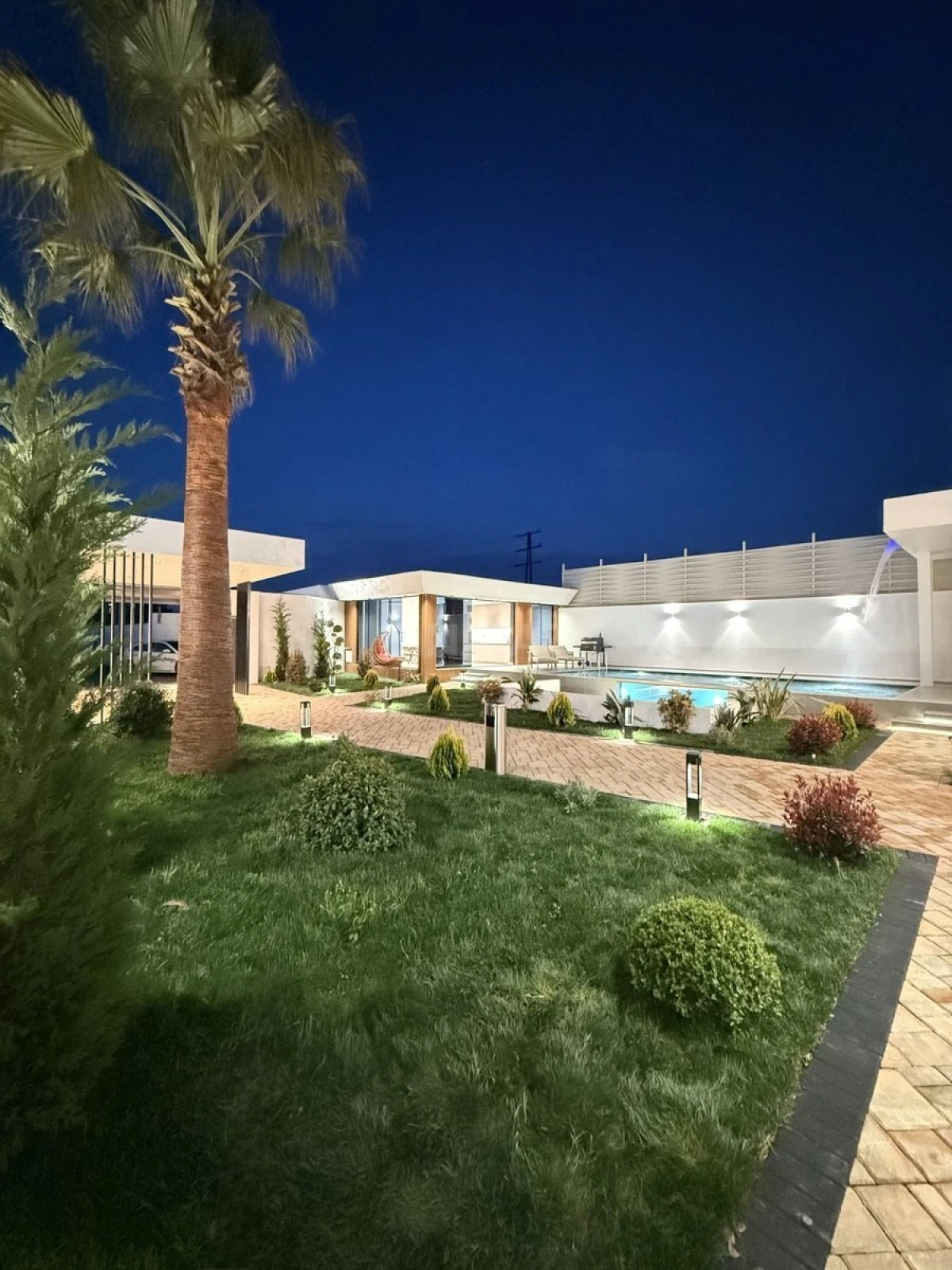 Satılır 5 otaqlı həyət evi 220 m²