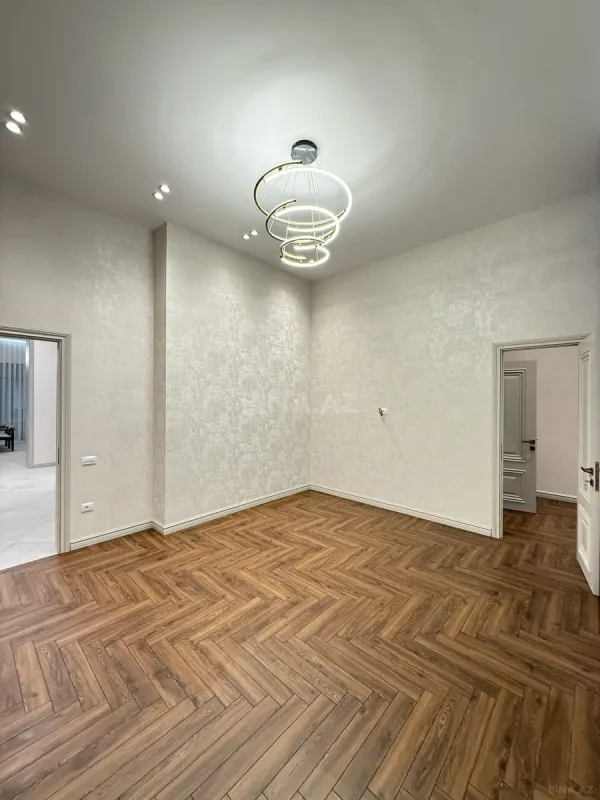 Satılır 5 otaqlı həyət evi 220 m²