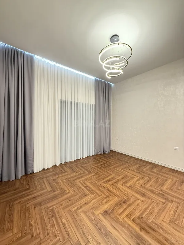 Satılır 5 otaqlı həyət evi 220 m²